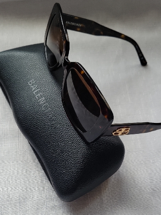 Balenciaga Women\'s Tortoise Square Sunglasses - Brown Gradient Lenses Unisex main image 11